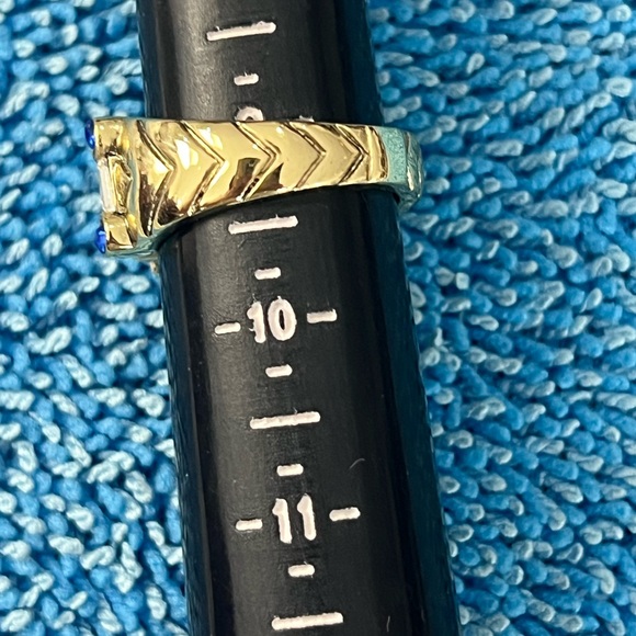 Heidi Daus 🆕 “Fine Line” Clear Size 9 Crystals Ring - Picture 4 of 7